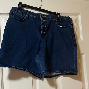 Lilly Pulitzer Dark Blue Jean Shorts sz 16 - preowned. Please see pics